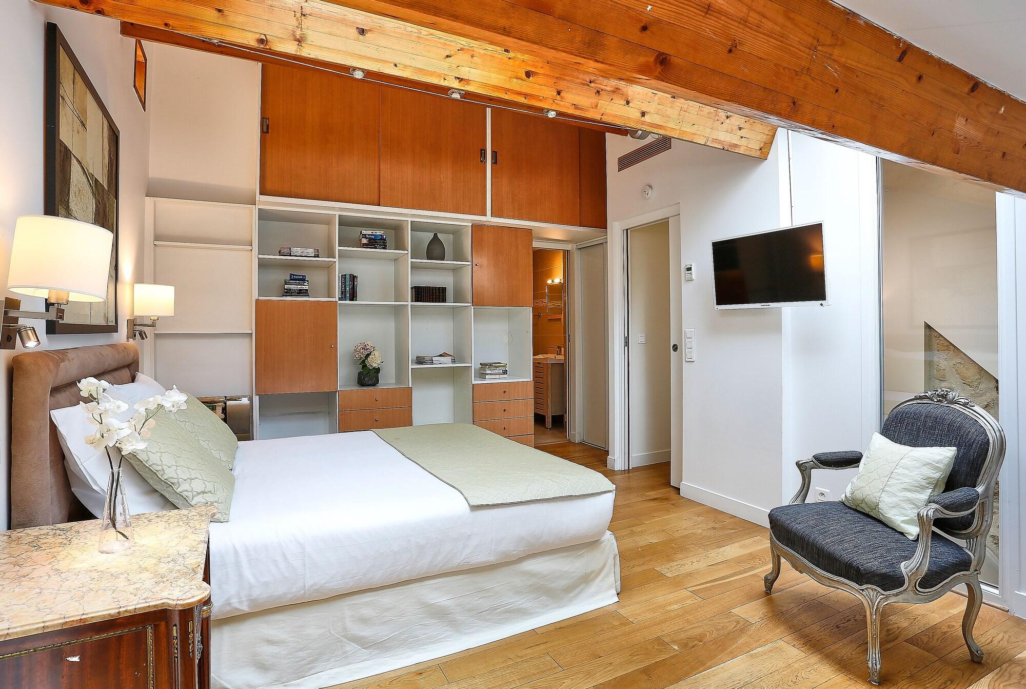 Apartment Du Louvre