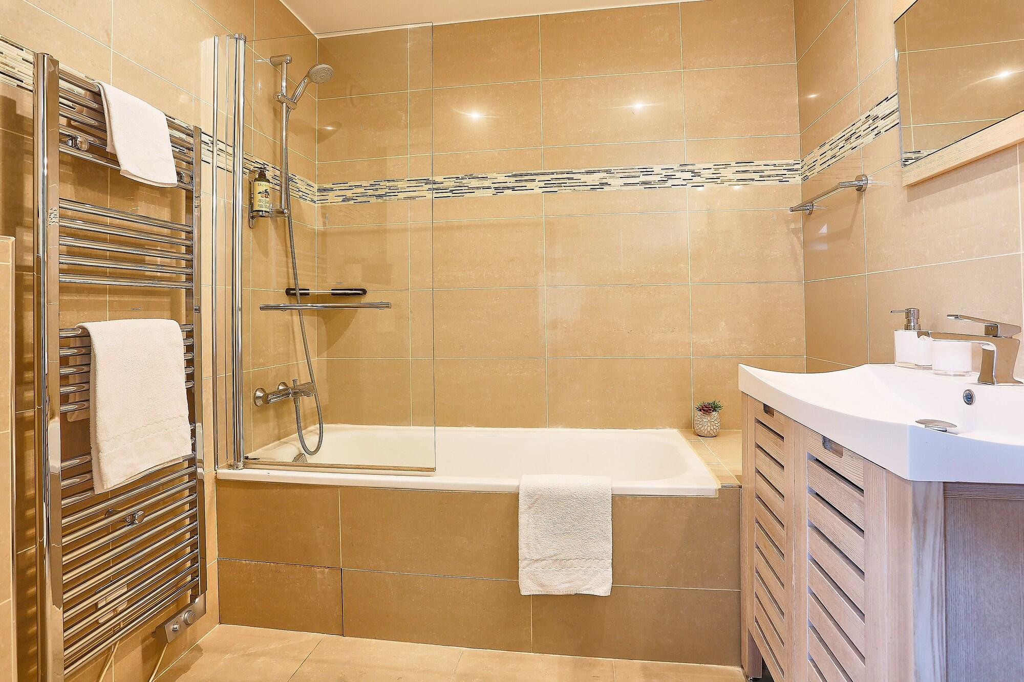Du Louvre Apartment *