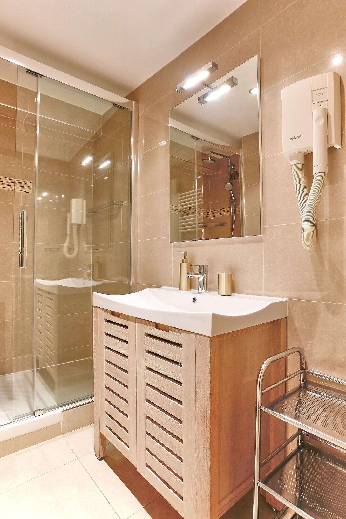 Apartment Du Louvre Paris
