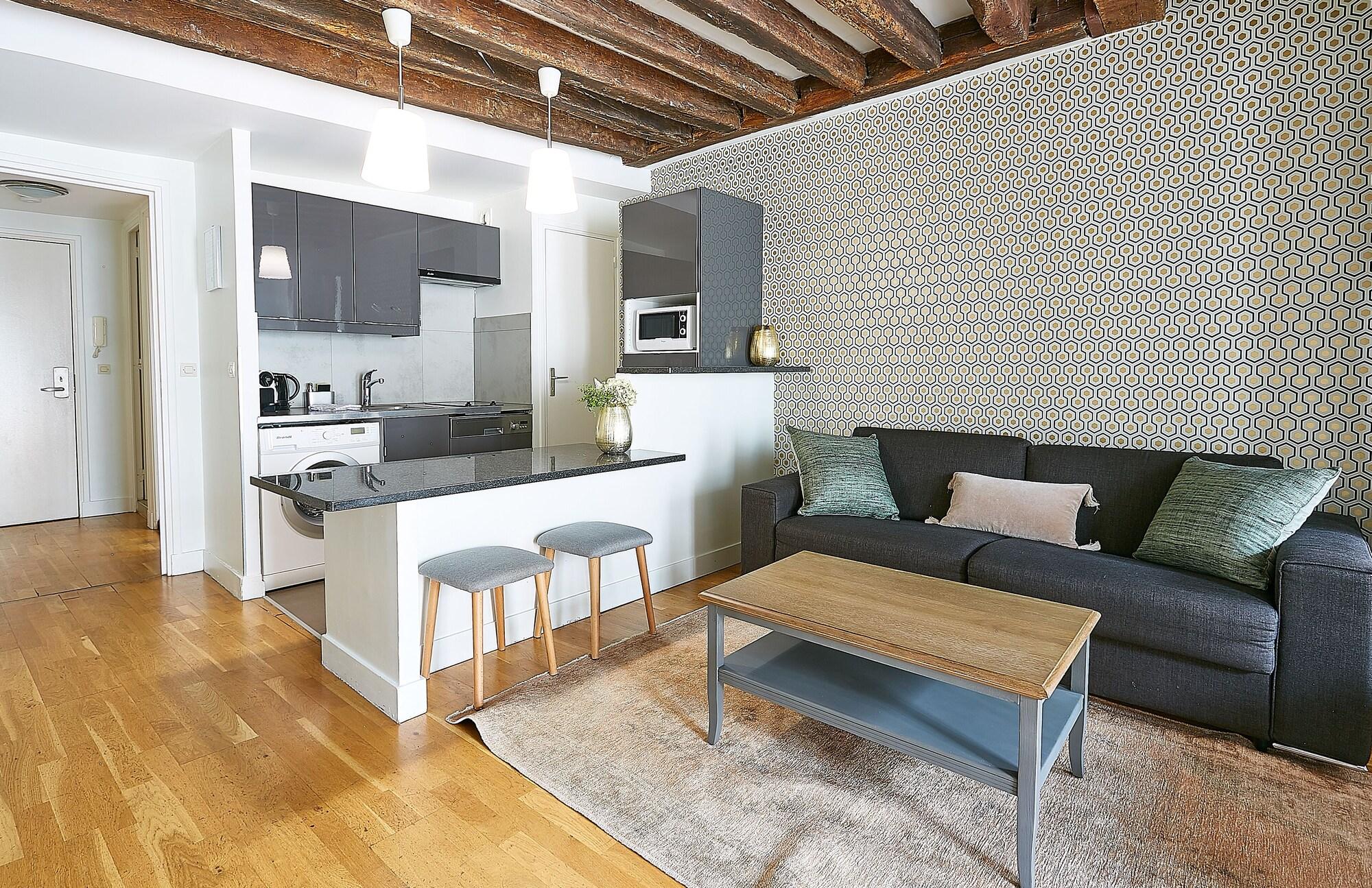 Apartment Du Louvre Paris