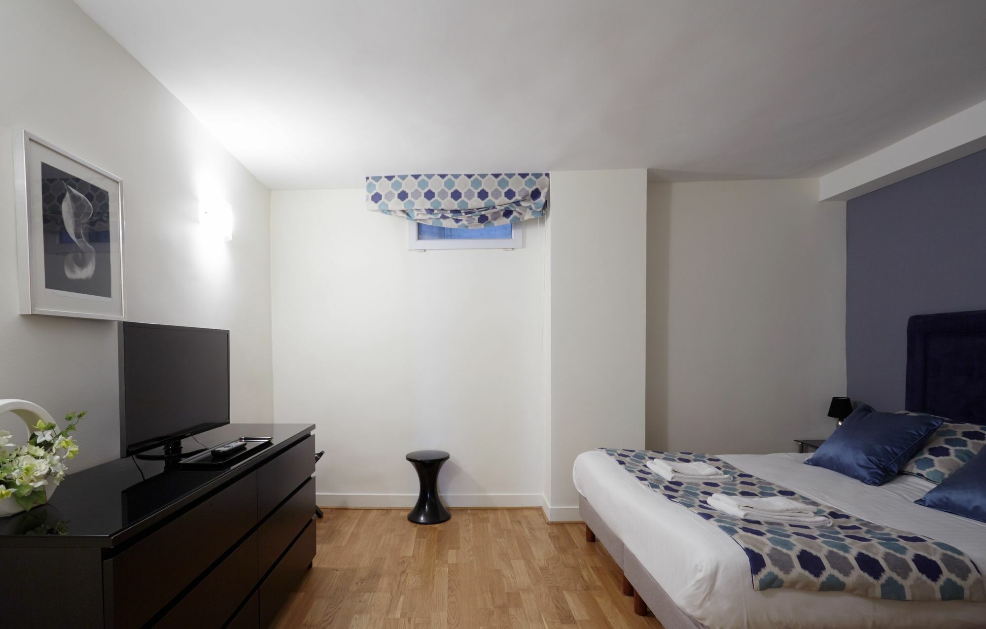 Du Louvre Apartment