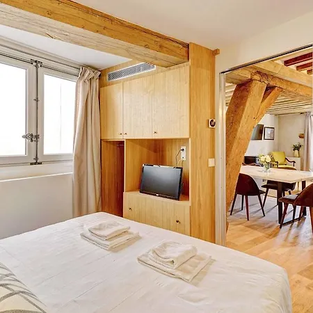 Confidentiel - Louvre 4* Parigi
