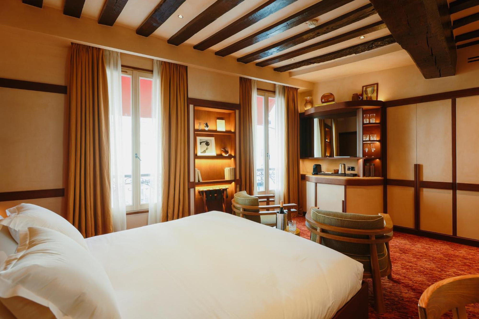 Confidentiel - Louvre 4* Parigi