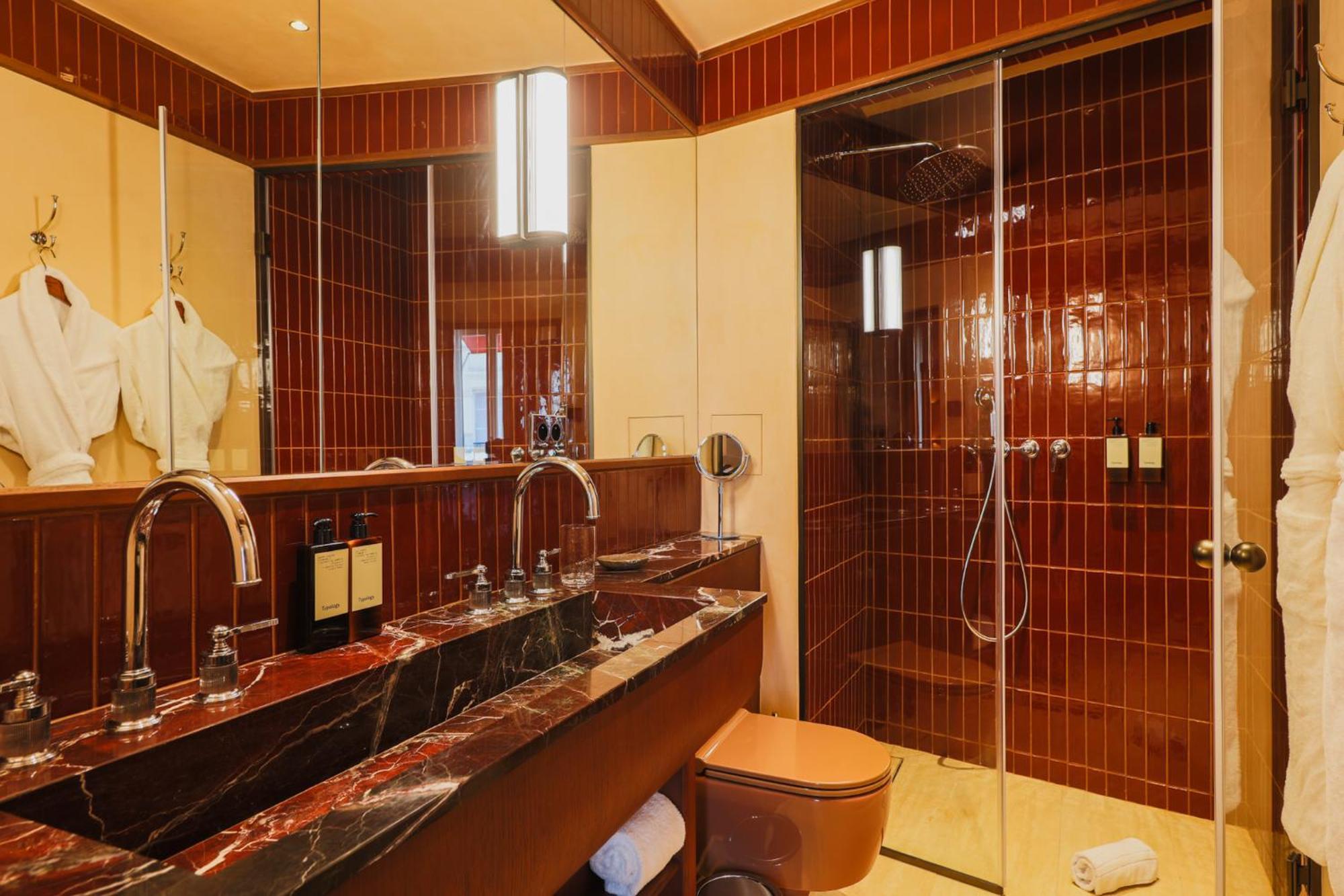 Confidentiel - Louvre Hotel