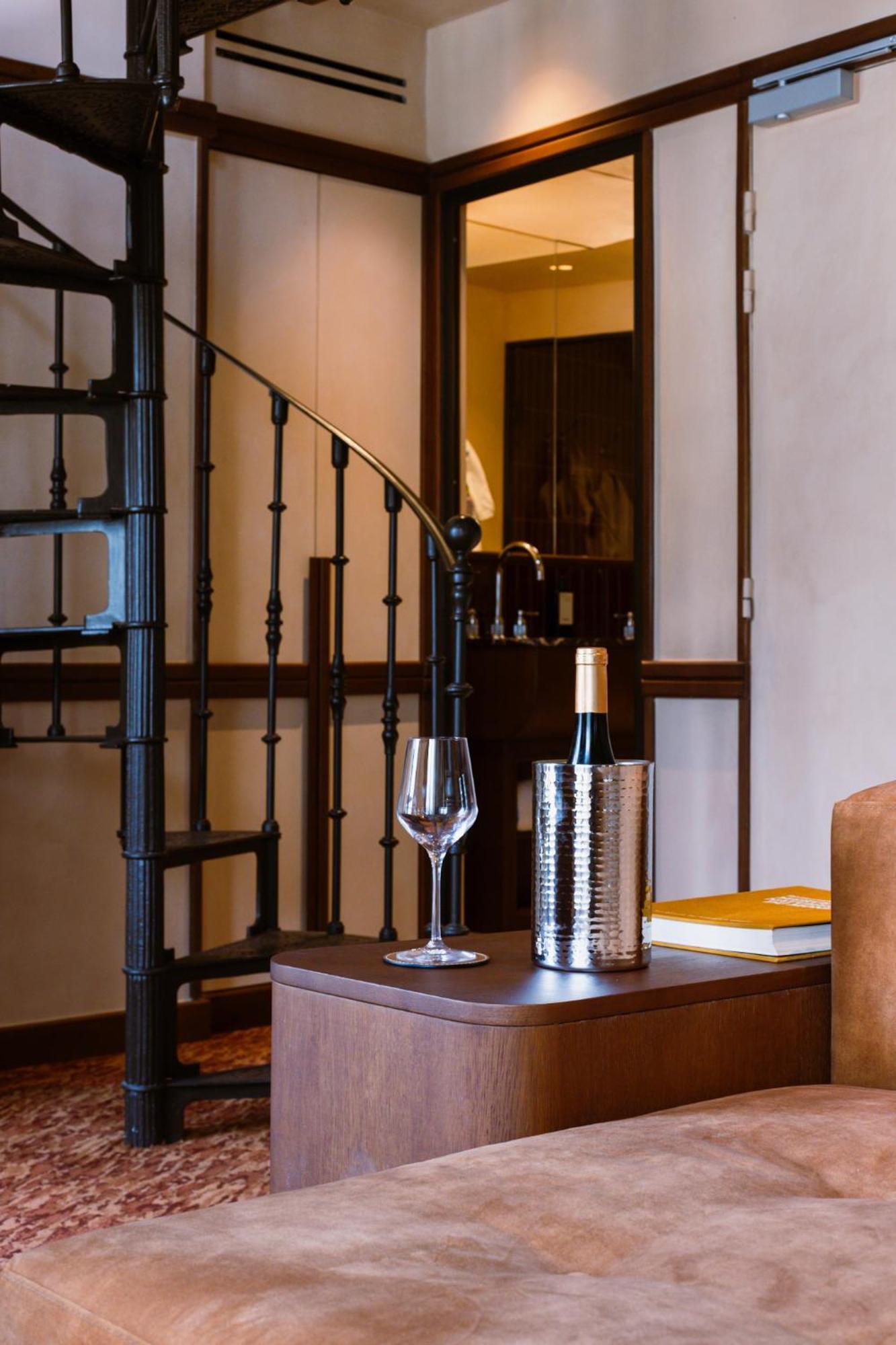 Confidentiel - Louvre Hotel 4*